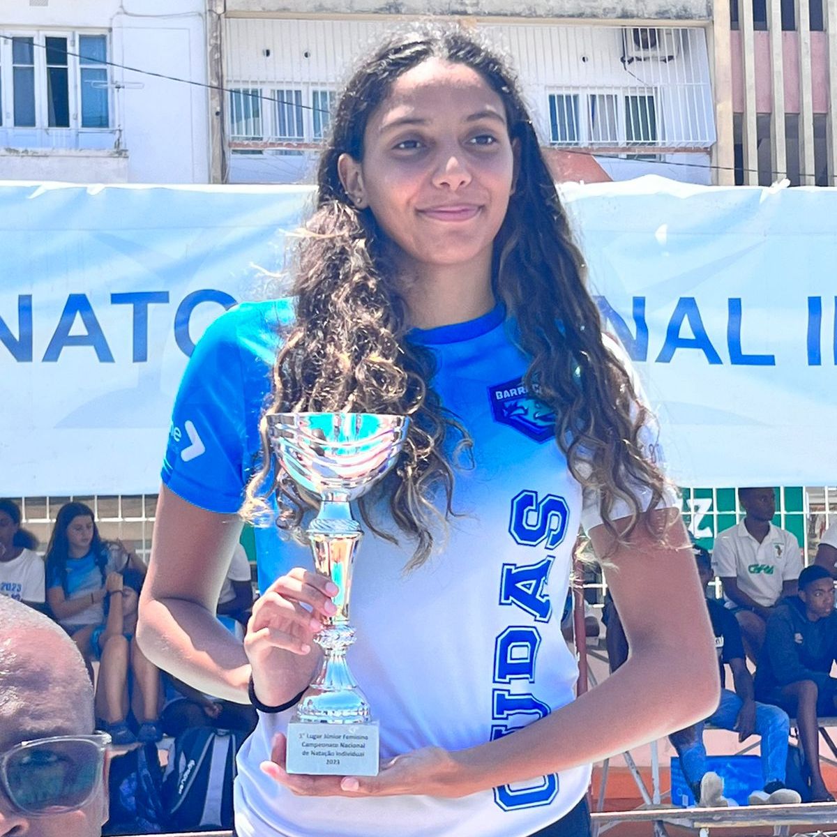 Ana Domingues sagra-se campeã nacional e regional de natação