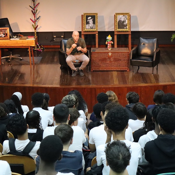 Luís Pacheco dinamizou a Masterclass de Teatro na EPM-CELP