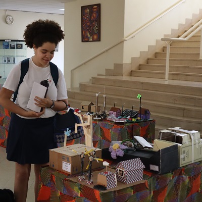 Patente no átrio a 12.ª exposição dos Brinquedos Científicos 