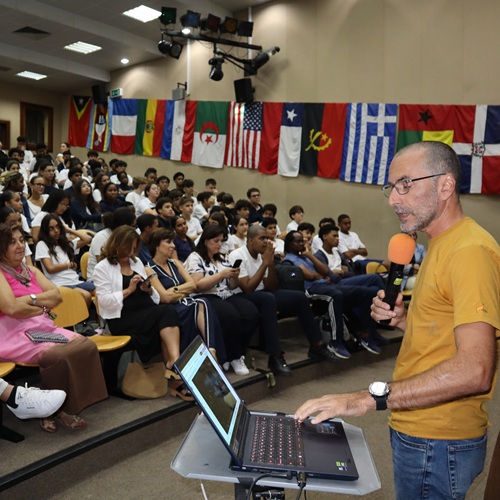 Da Terra aos confins do Universo — uma viagem pelo cosmos na EPM