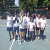 Equipa feminina vence torneio de futsal na Escola Internacional da Beira